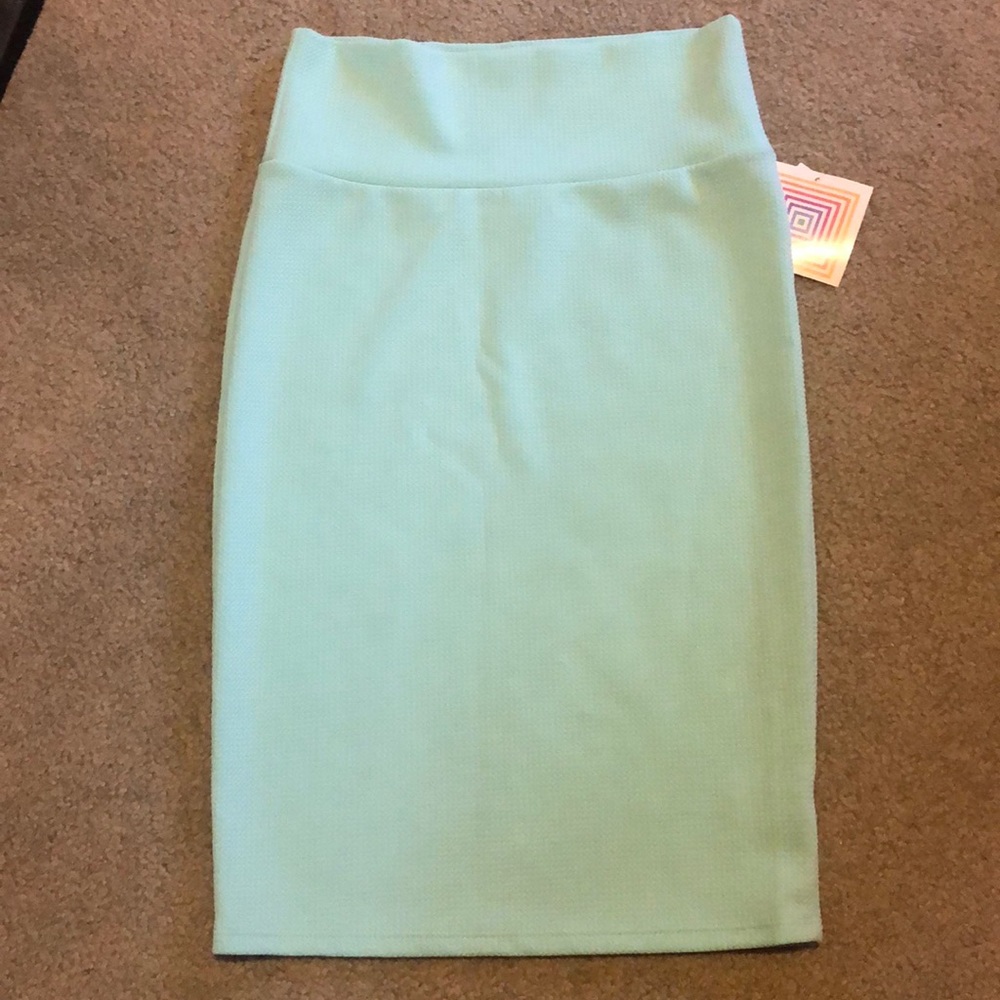 Mint green stretchy LulaRoe Cassie pencil skirt